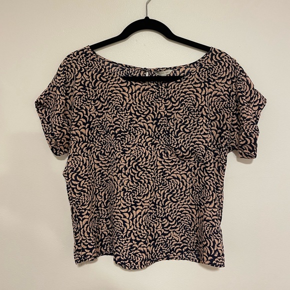 Navy/pink patterned blouse w/ cuffed sleeves and front pocket size Small - Picture 1 of 6